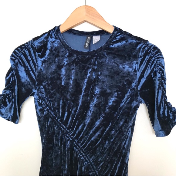 H&M Crushed Velvet Fitted Mini Dress | Blue Velvet Bodycon Ruched Dress - Picture 3 of 13